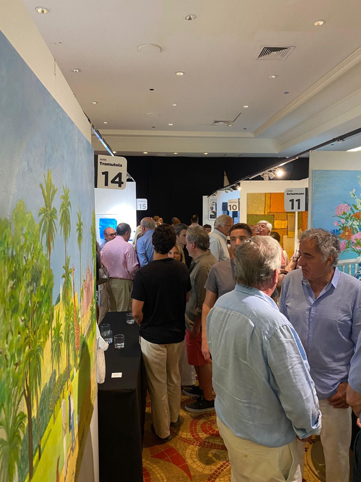 Público recorriendo la muestra de Magg's Gallery Expo 2026
